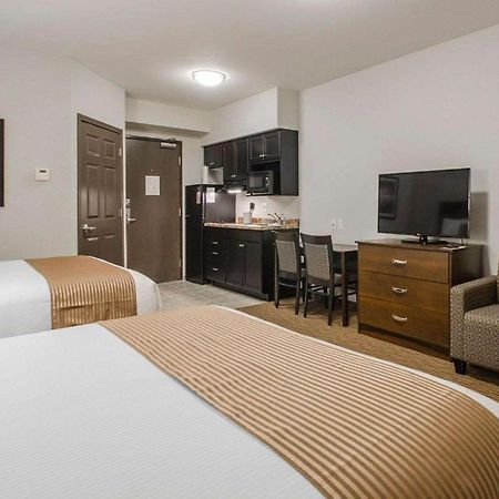 Royal Suites Estevan Extérieur photo